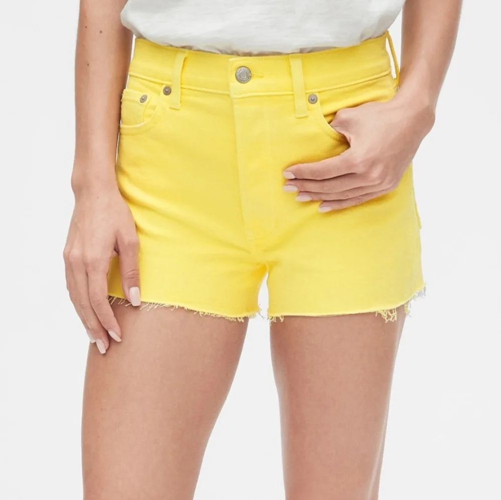 (Tall) NWT Gap Yellow High-Rise Cheeky Shorts